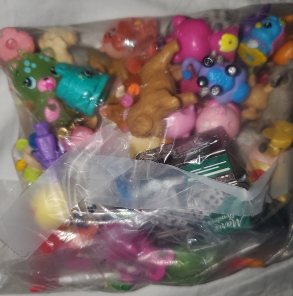 Huge Tiny Toy Lot - Hatchimals, Zuru Mini Brands, Squinkies, L.O.L. Tots + More! - Picture 7 of 8